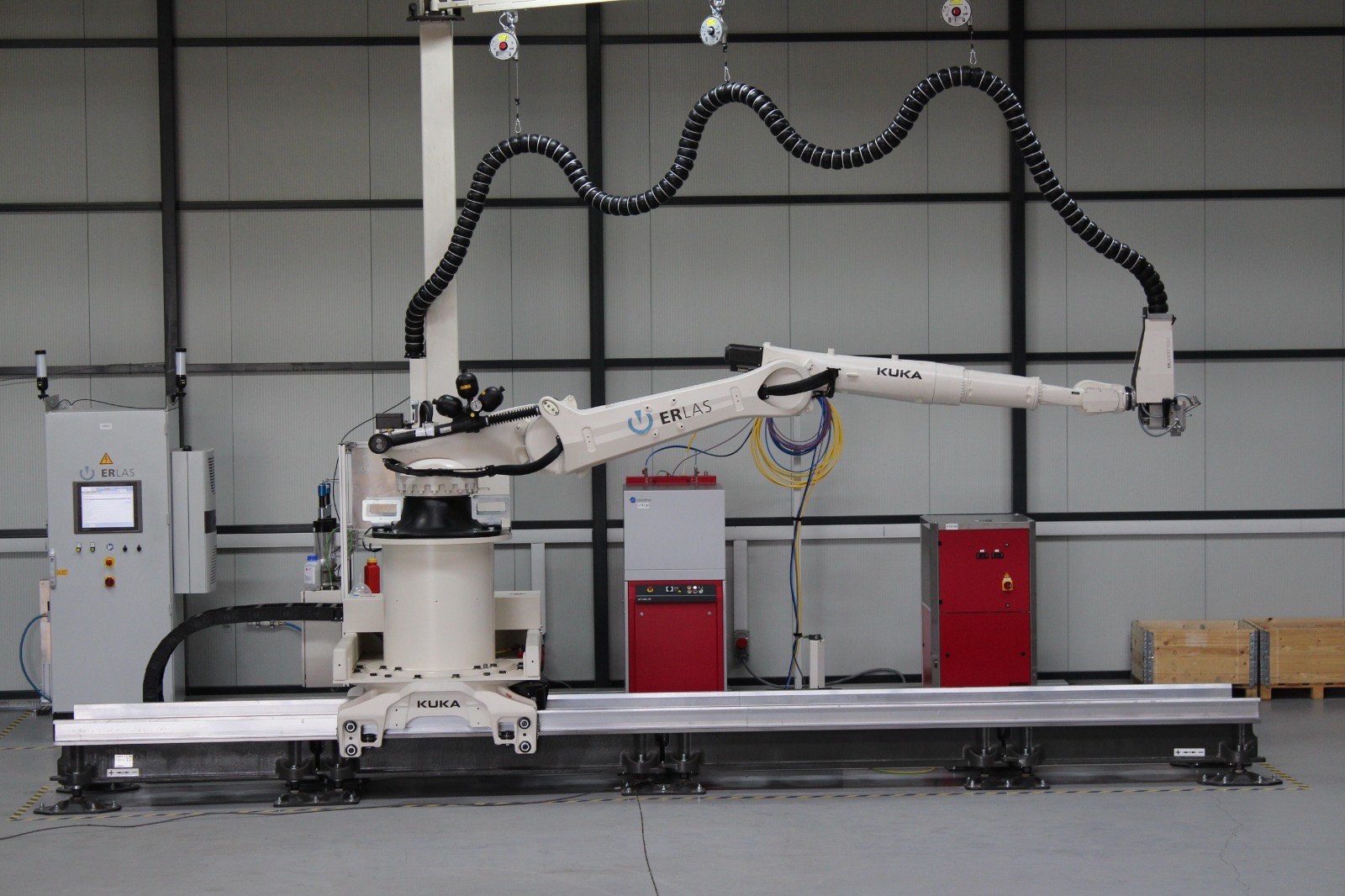 Robot hücresi ve lineer eksen